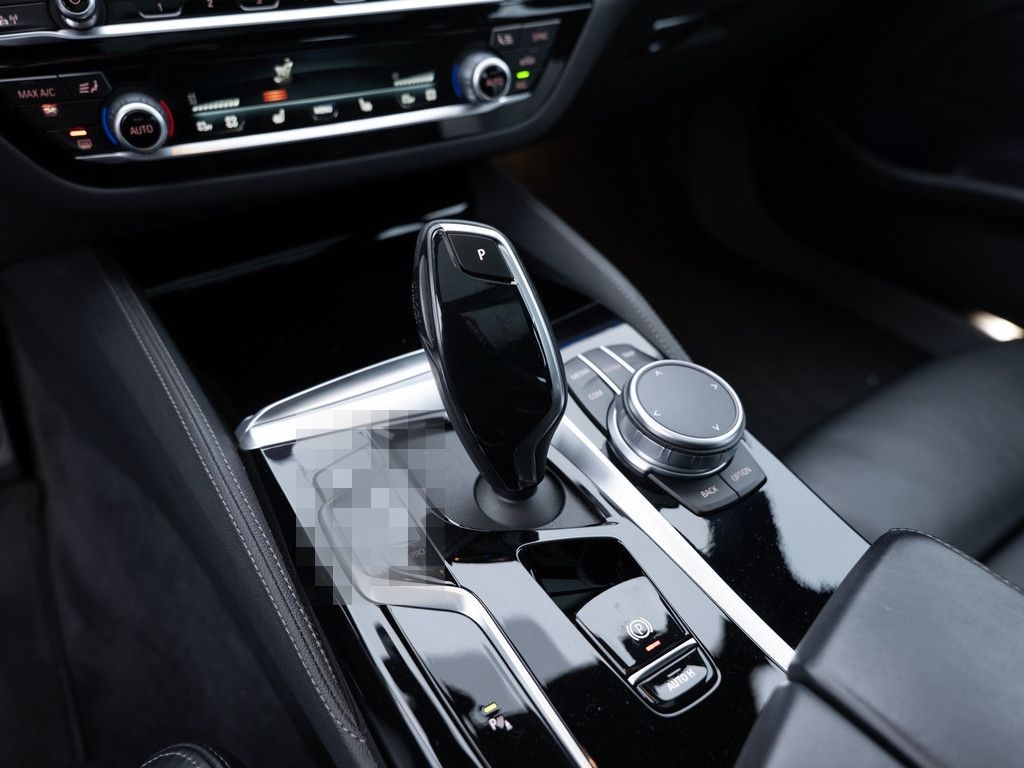 BMW 540d Touring xDrive M-Sport PANO HUD LASER W-LAN foto 22