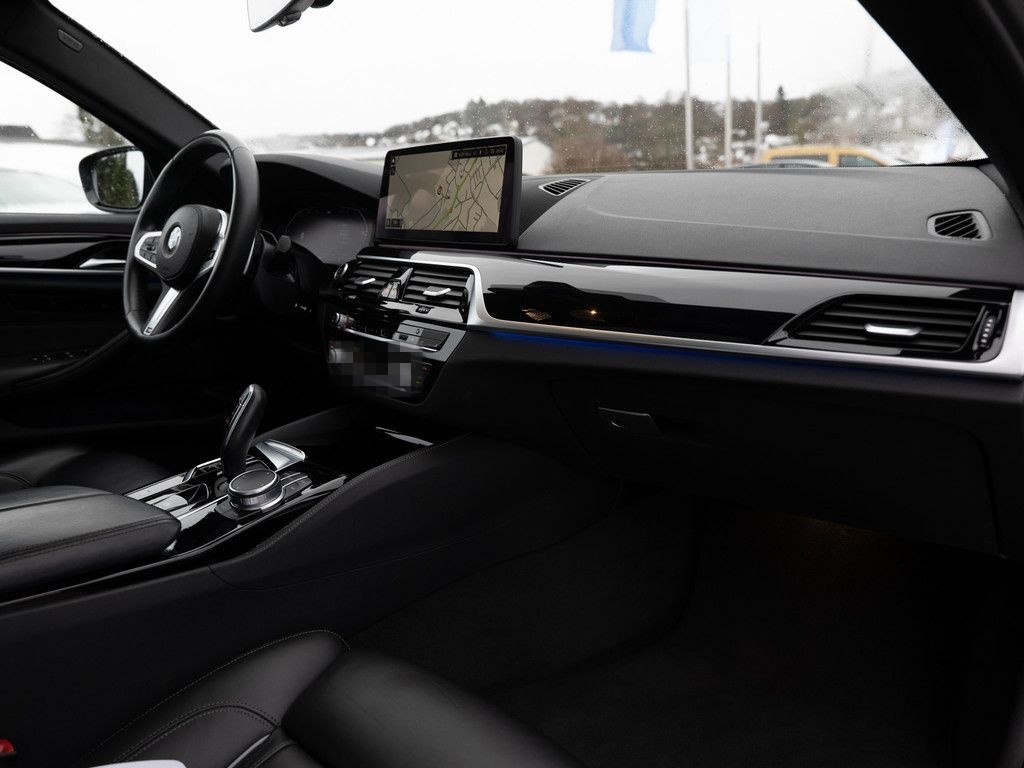 BMW 540d Touring xDrive M-Sport PANO HUD LASER W-LAN foto 10
