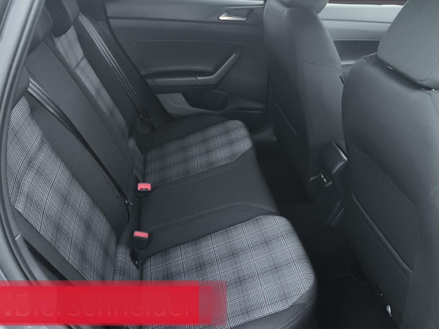 Volkswagen Polo GTI 2.0 TSI DSG NAVI LED 18Z PDC SHZ foto 20