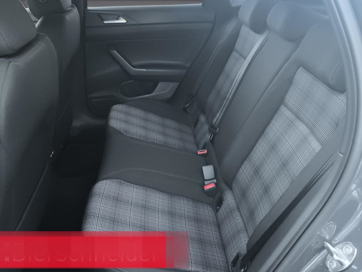 Volkswagen Polo GTI 2.0 TSI DSG NAVI LED 18Z PDC SHZ foto 21