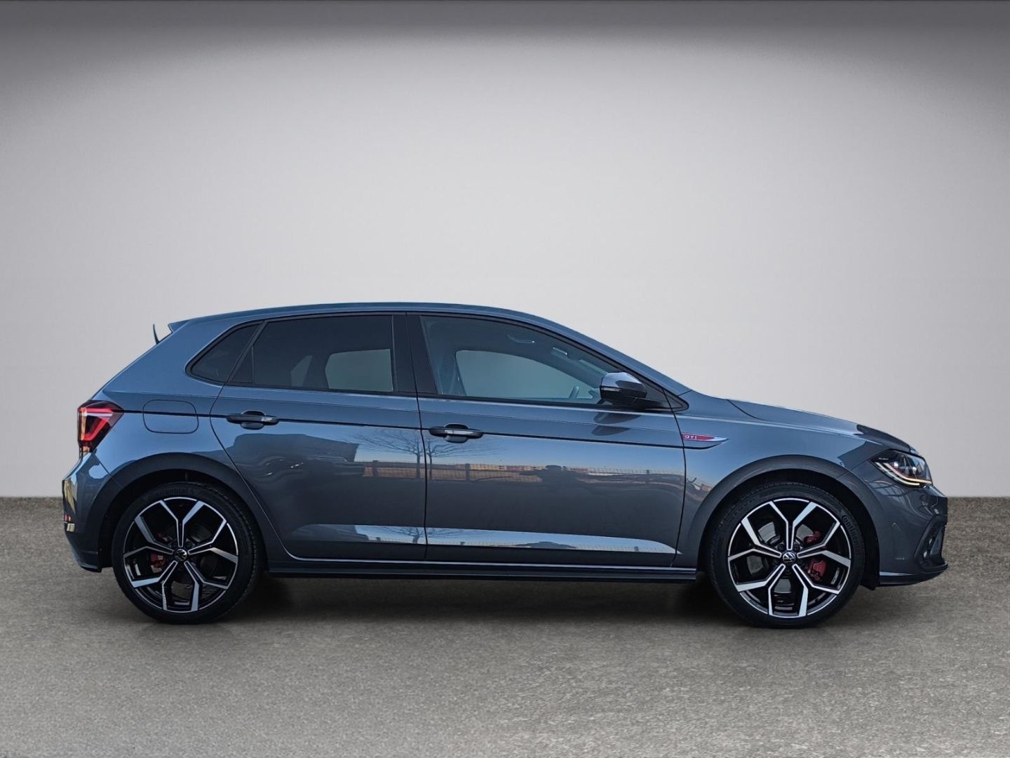 Volkswagen Polo GTI 2.0 TSI DSG NAVI LED 18Z PDC SHZ foto 5