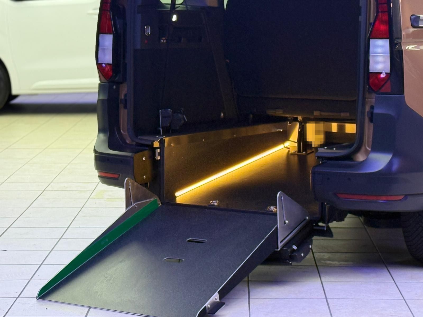 Volkswagen Caddy V Behindertengerecht-Rampe foto 14