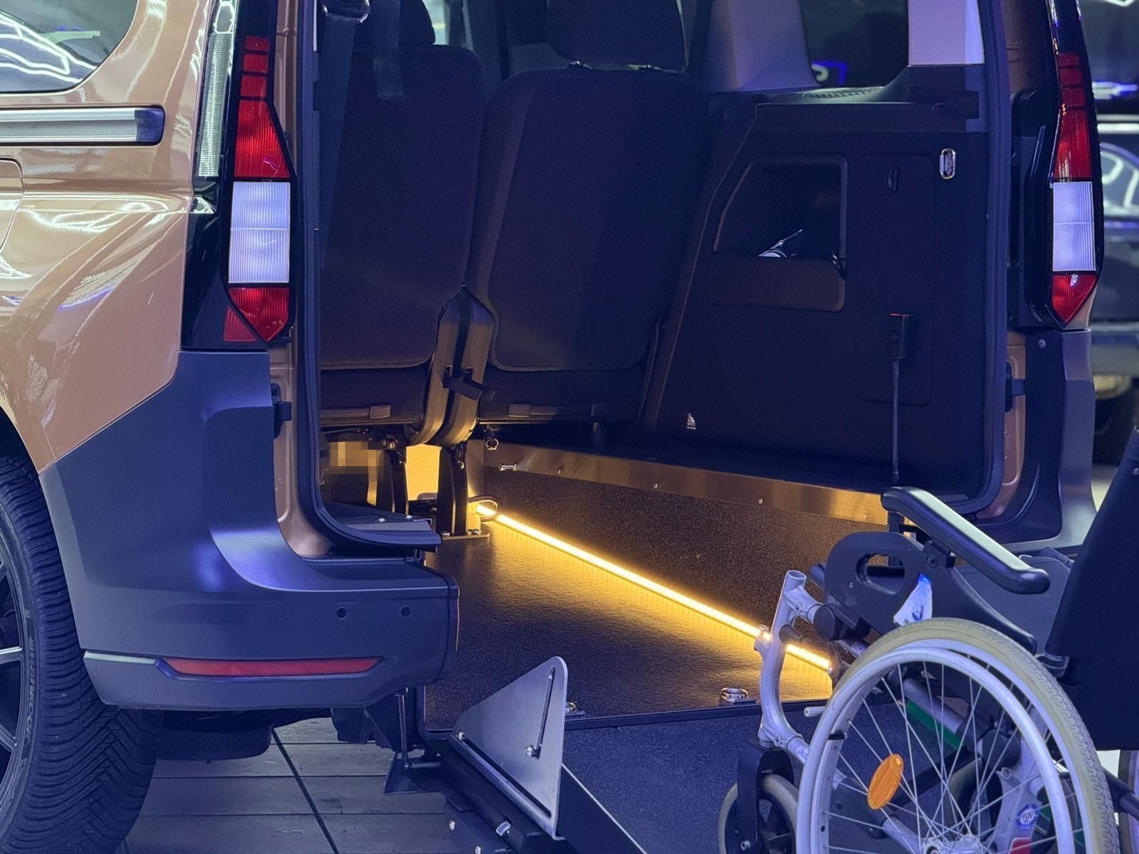 Volkswagen Caddy V Behindertengerecht-Rampe foto 23