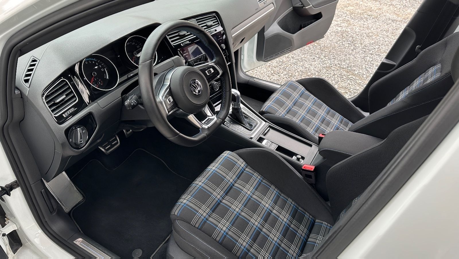 Volkswagen Golf 1.4 TSI DSG GTE AHK ACC CarPlay foto 6