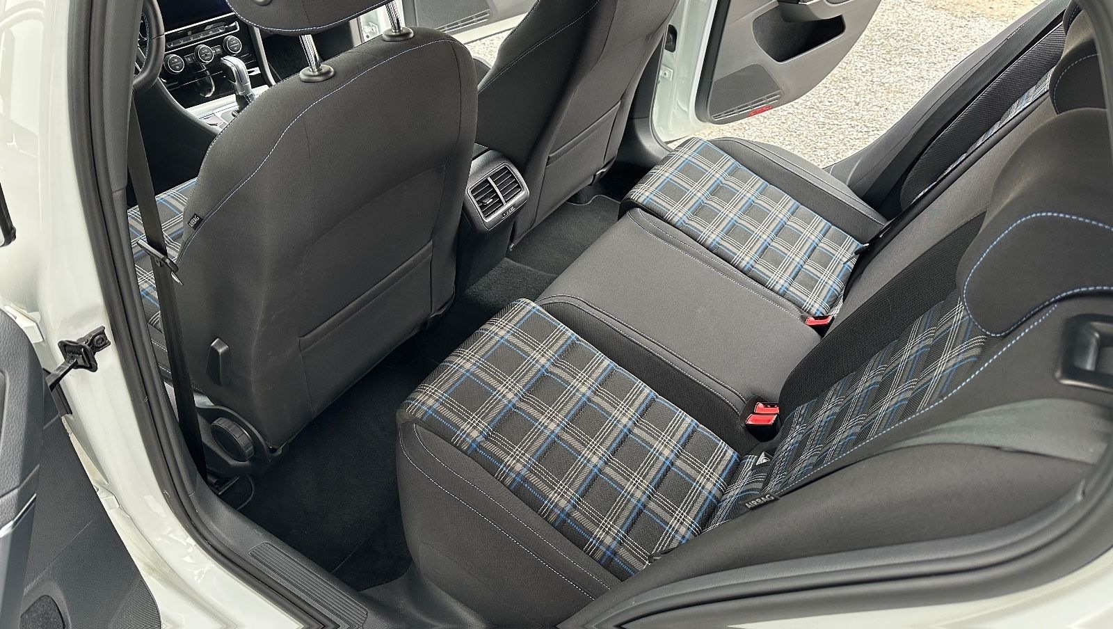 Volkswagen Golf 1.4 TSI DSG GTE AHK ACC CarPlay foto 7