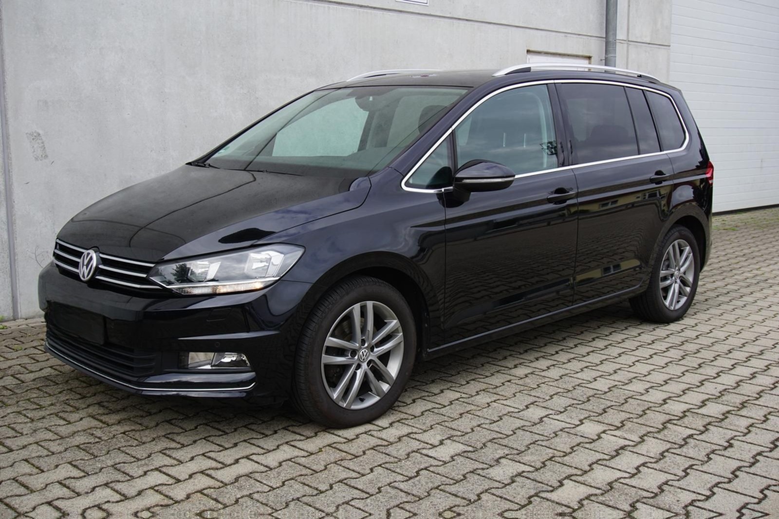 Volkswagen Touran 2.0TDI DSG AHK Navi ACC PDC SHZ 7-S Kamer foto 4