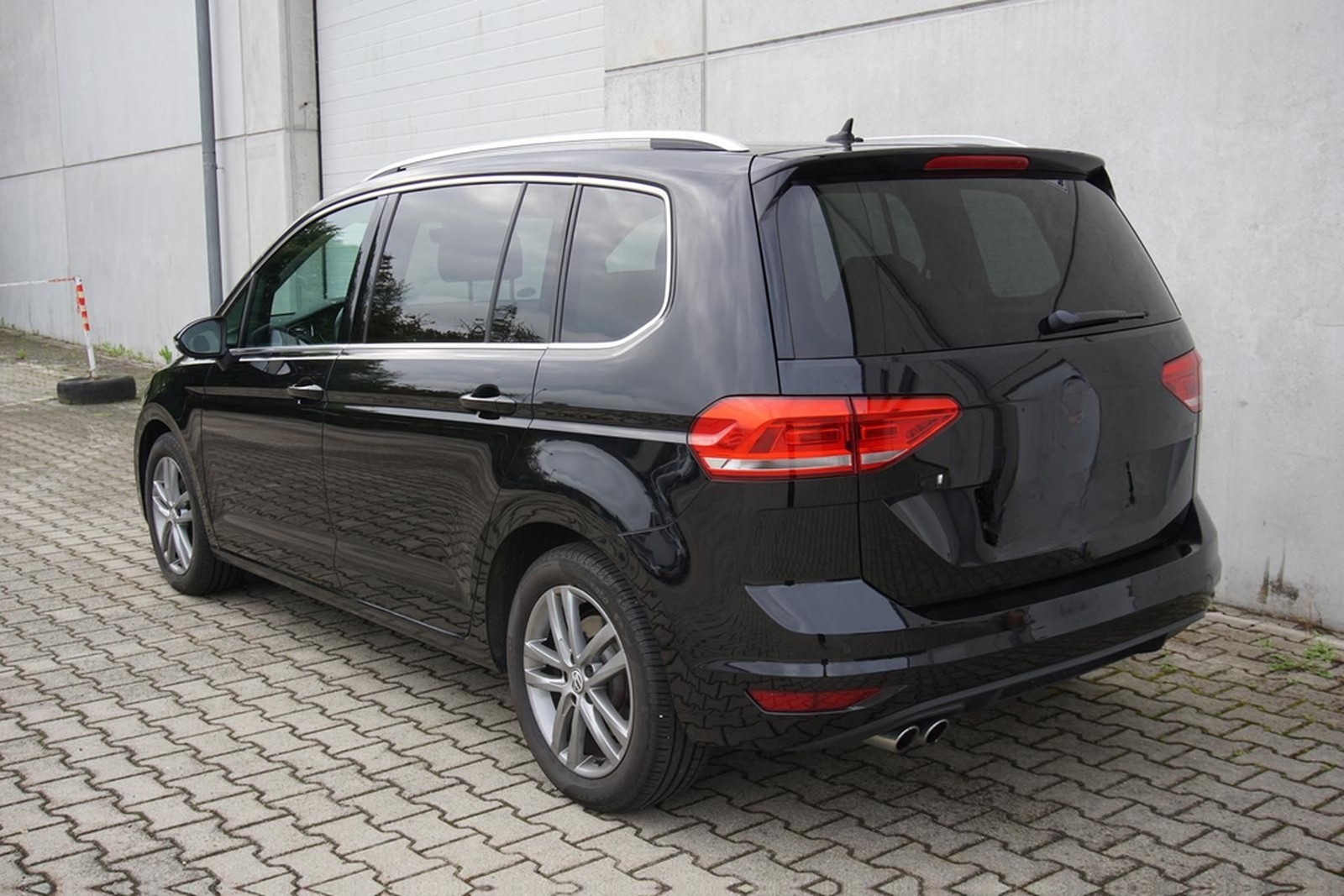 Volkswagen Touran 2.0TDI DSG AHK Navi ACC PDC SHZ 7-S Kamer foto 6