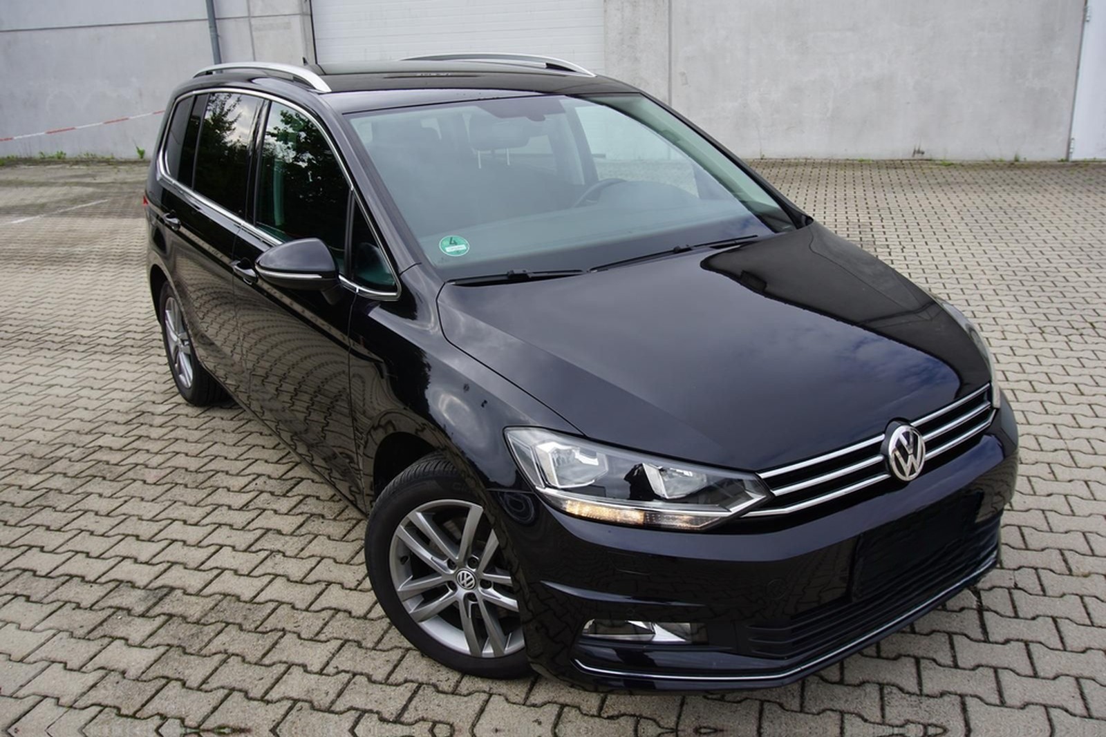 Volkswagen Touran 2.0TDI DSG AHK Navi ACC PDC SHZ 7-S Kamer foto 8