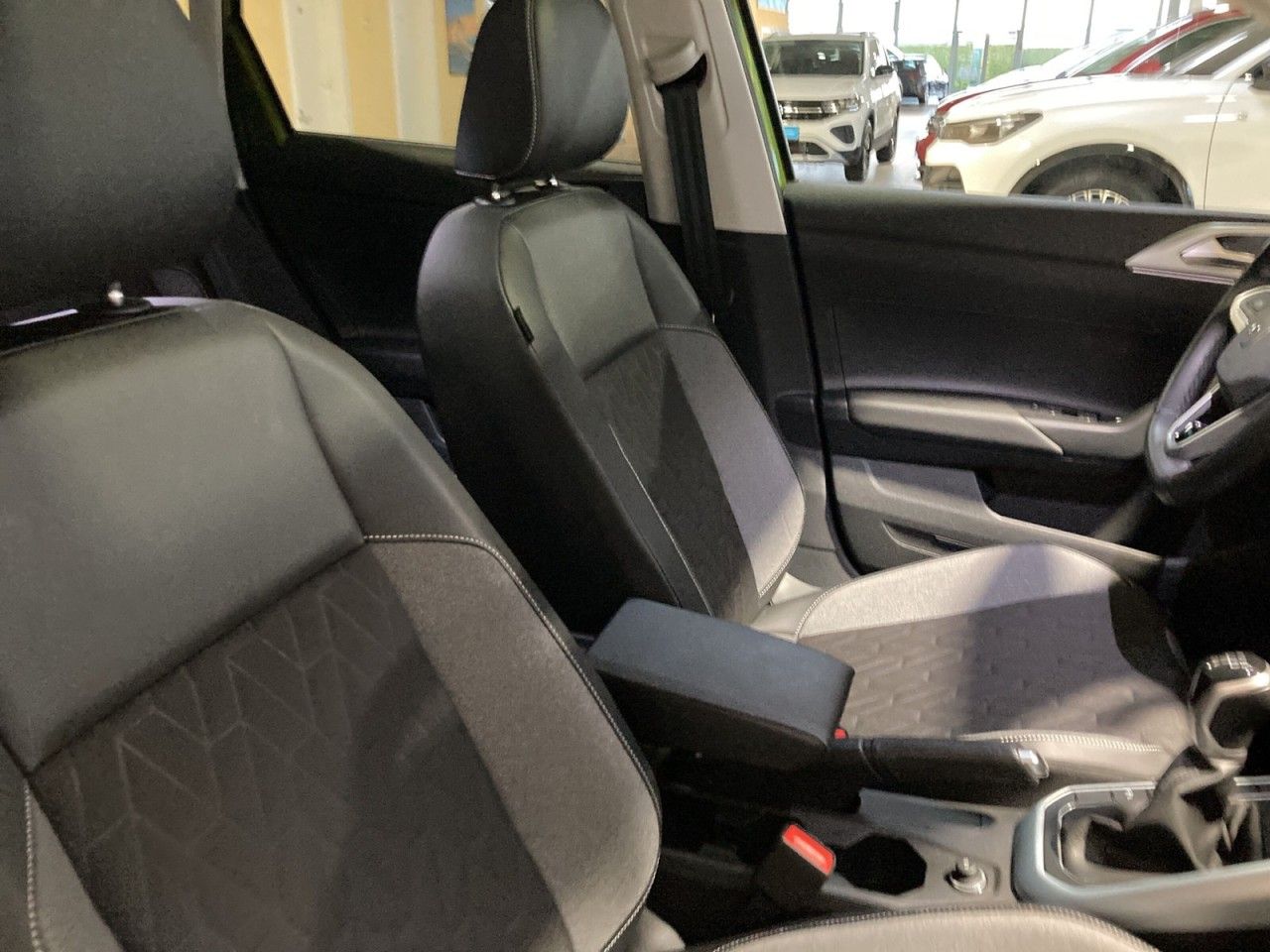 Volkswagen Taigo 1.0 TSI GOAL OPF+USB+DAB+SHZ+EPH+MAL+BAA+ foto 8