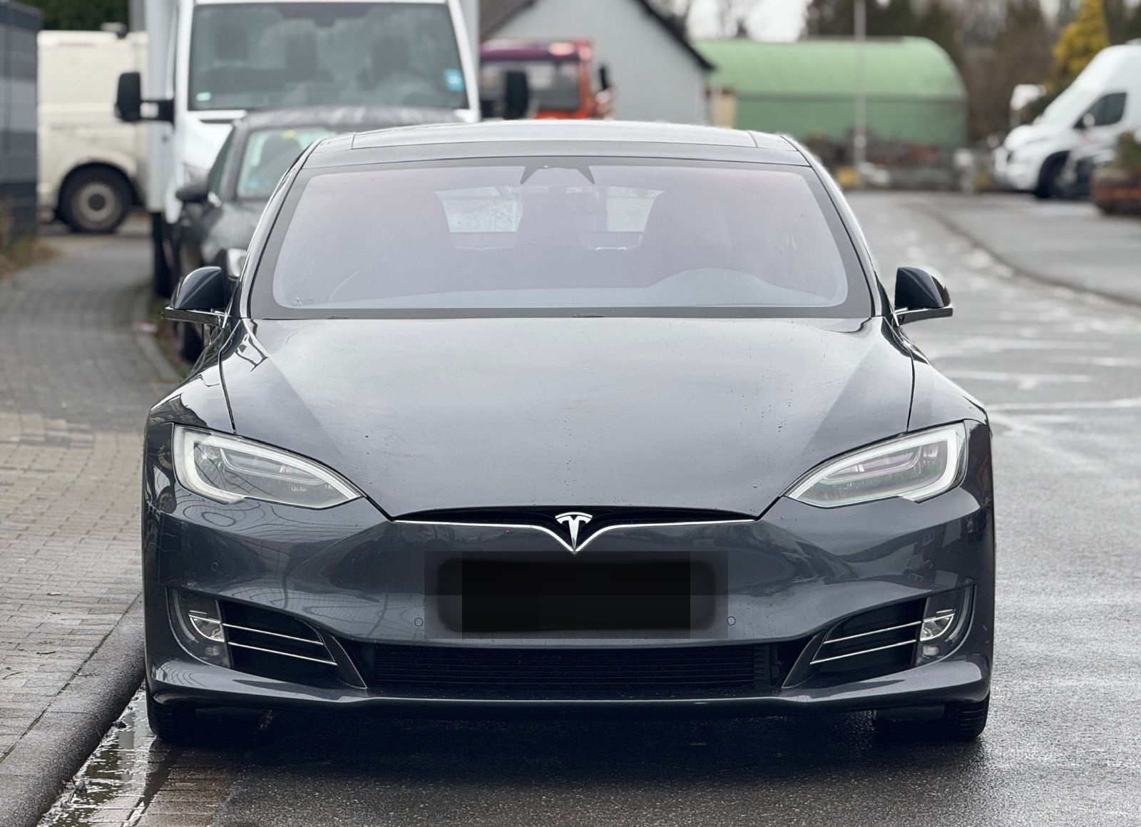 Tesla Model S Dual 8-Fach Bereift