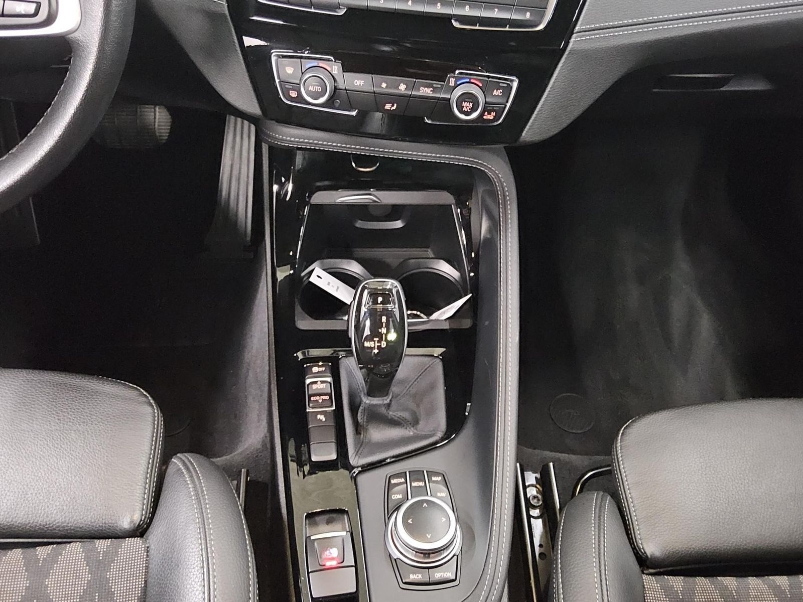 BMW X1 sDrive20d X-Line T-Leder Navi LED HiFi PDC foto 6