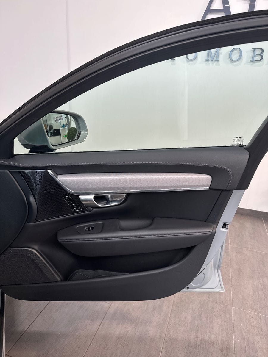 Volvo V90 T6 Recharge AWD Plus Bright NAV+LED+PANO+AHK foto 11