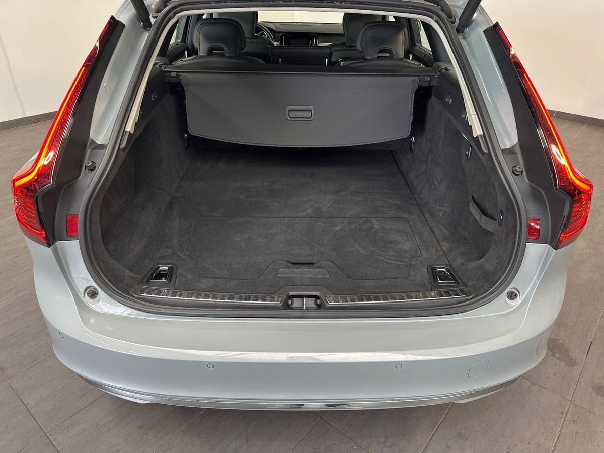 Volvo V90 T6 Recharge AWD Plus Bright NAV+LED+PANO+AHK foto 6