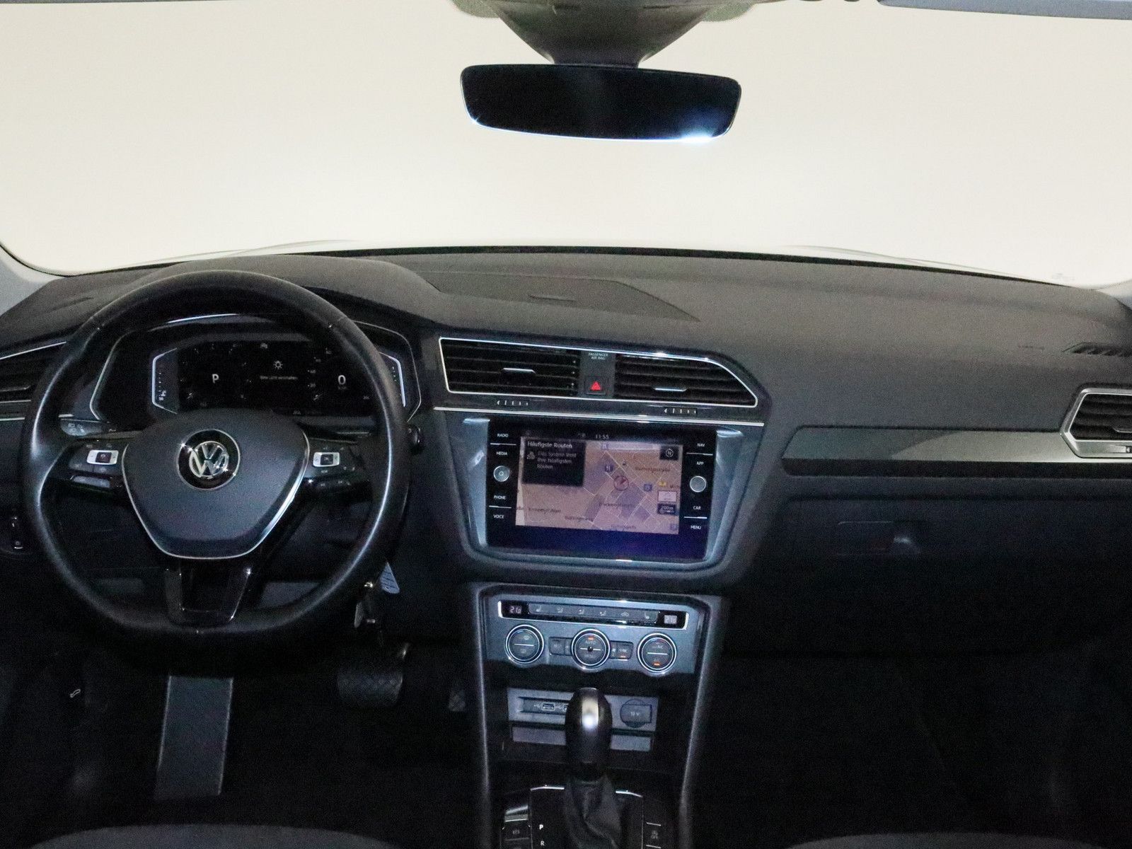 Volkswagen Tiguan 1.5 TSI Highline PANO LED AID ACC NAVI foto 17