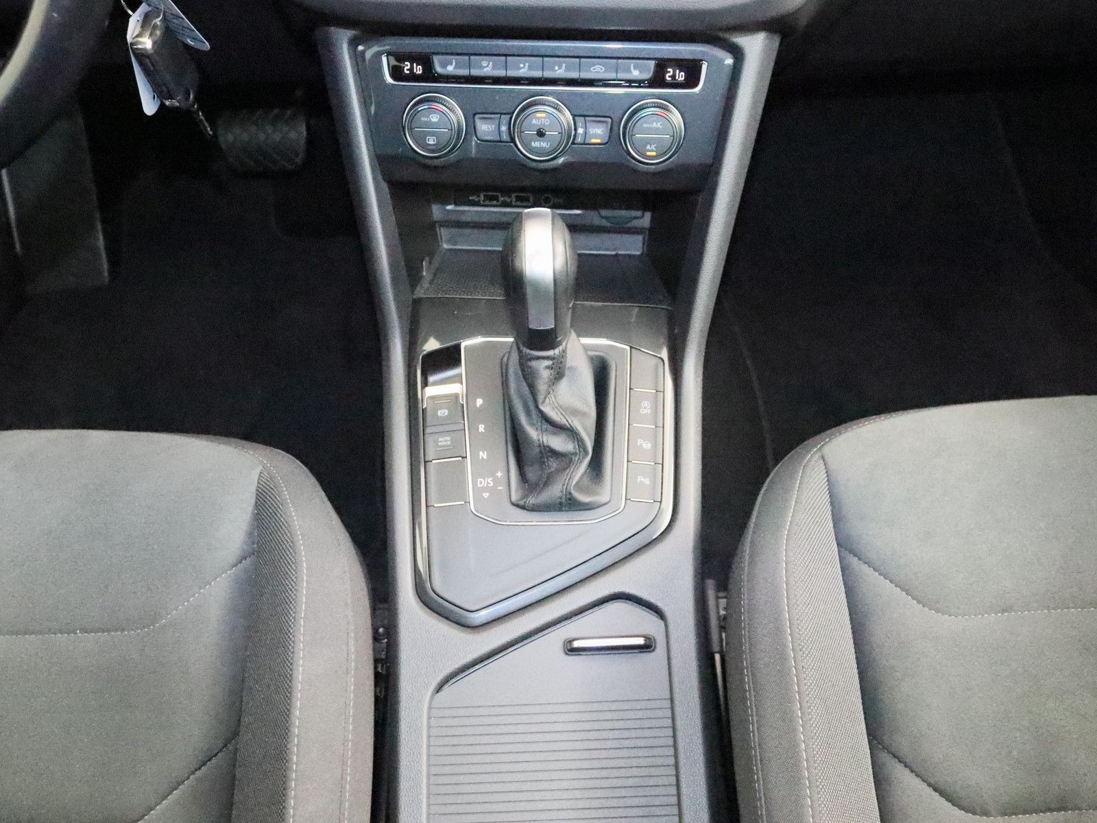 Volkswagen Tiguan 1.5 TSI Highline PANO LED AID ACC NAVI foto 19
