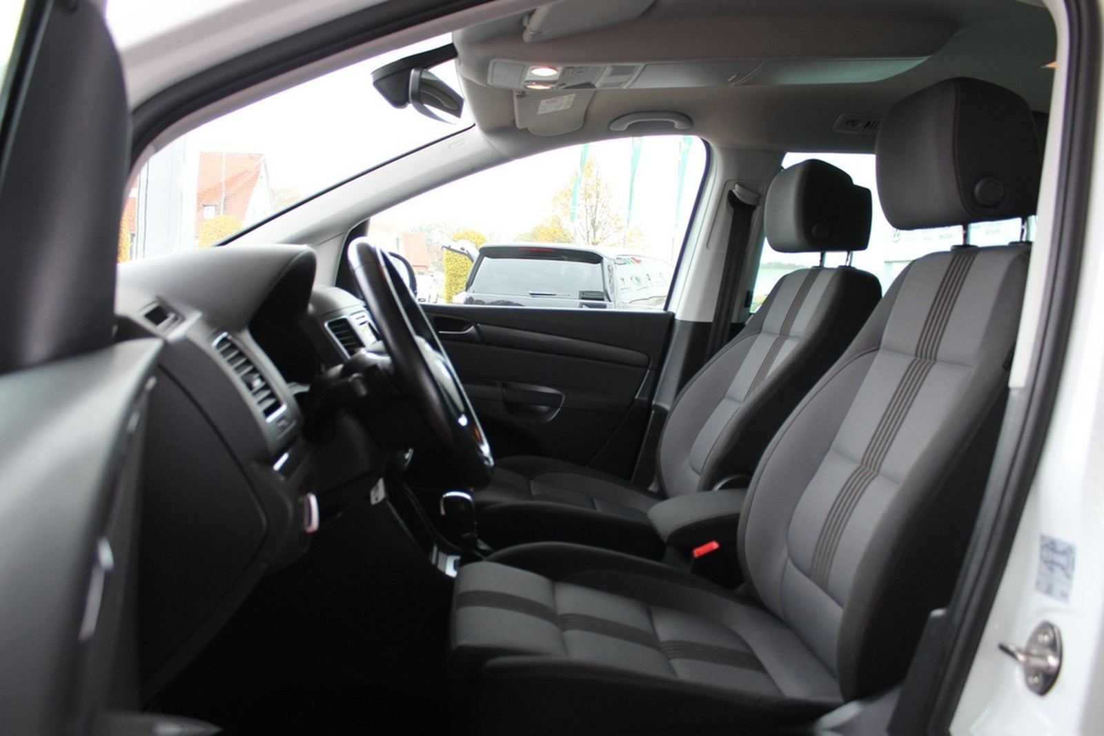 Volkswagen Sharan 2.0 TDI DSG Comfortline  AHK Navi PDC LM  foto 11