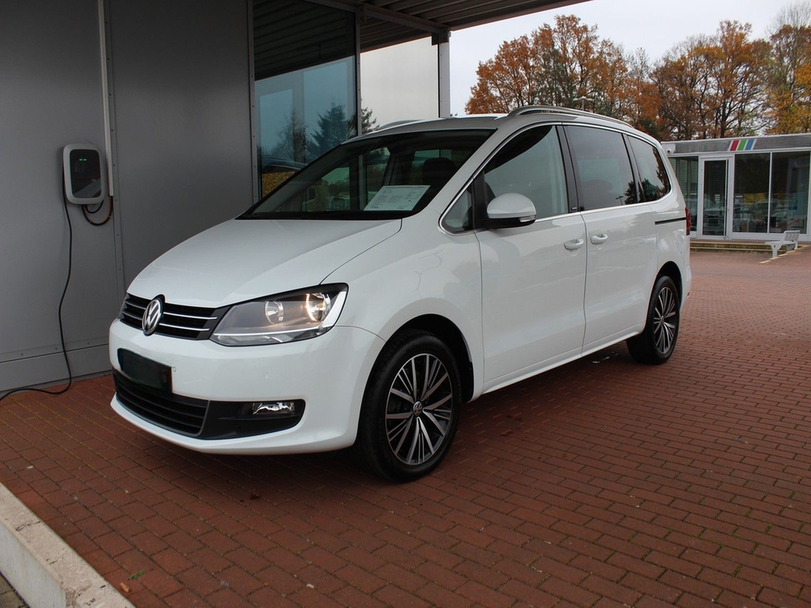 Volkswagen Sharan 2.0 TDI DSG Comfortline  AHK Navi PDC LM  foto 3