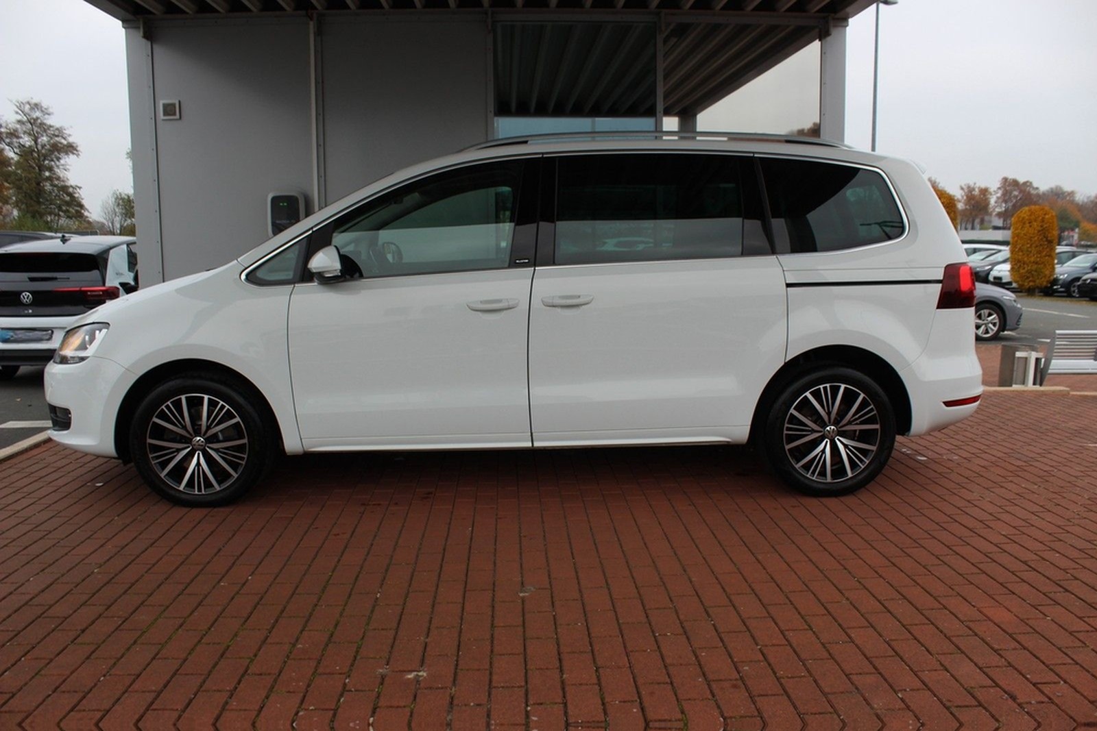 Volkswagen Sharan 2.0 TDI DSG Comfortline  AHK Navi PDC LM  foto 4