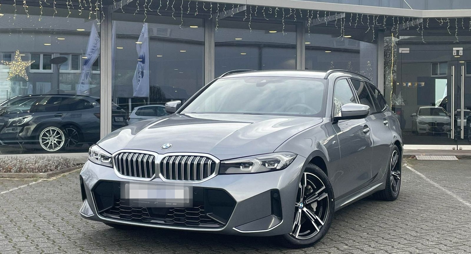 BMW 330i xDrive M-Sport Aut. AHK Navi Live Alcantara foto 2
