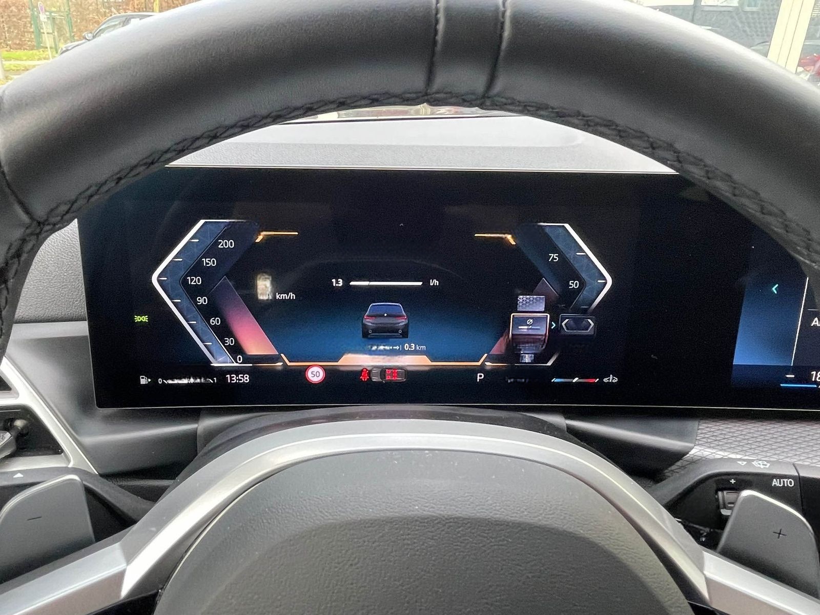 BMW 330i xDrive M-Sport Aut. AHK Navi Live Alcantara foto 13