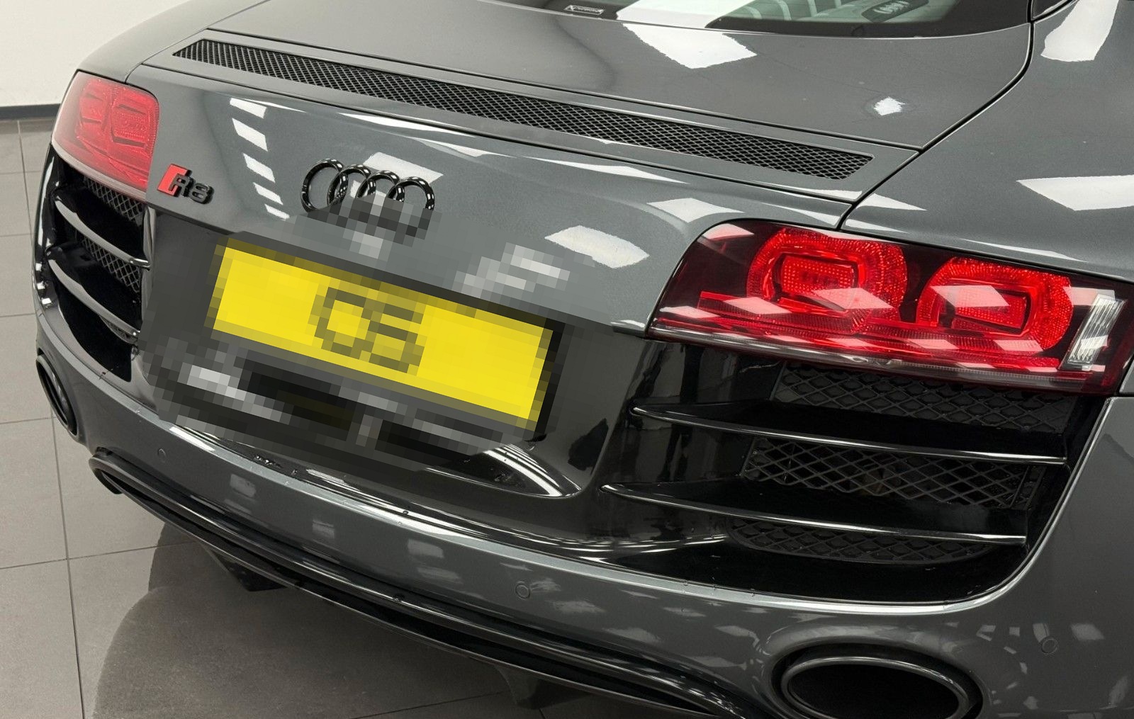 Audi R8 Coupe 5.2 FSI V10 quattro Carbon B&O R-Kamera foto 12