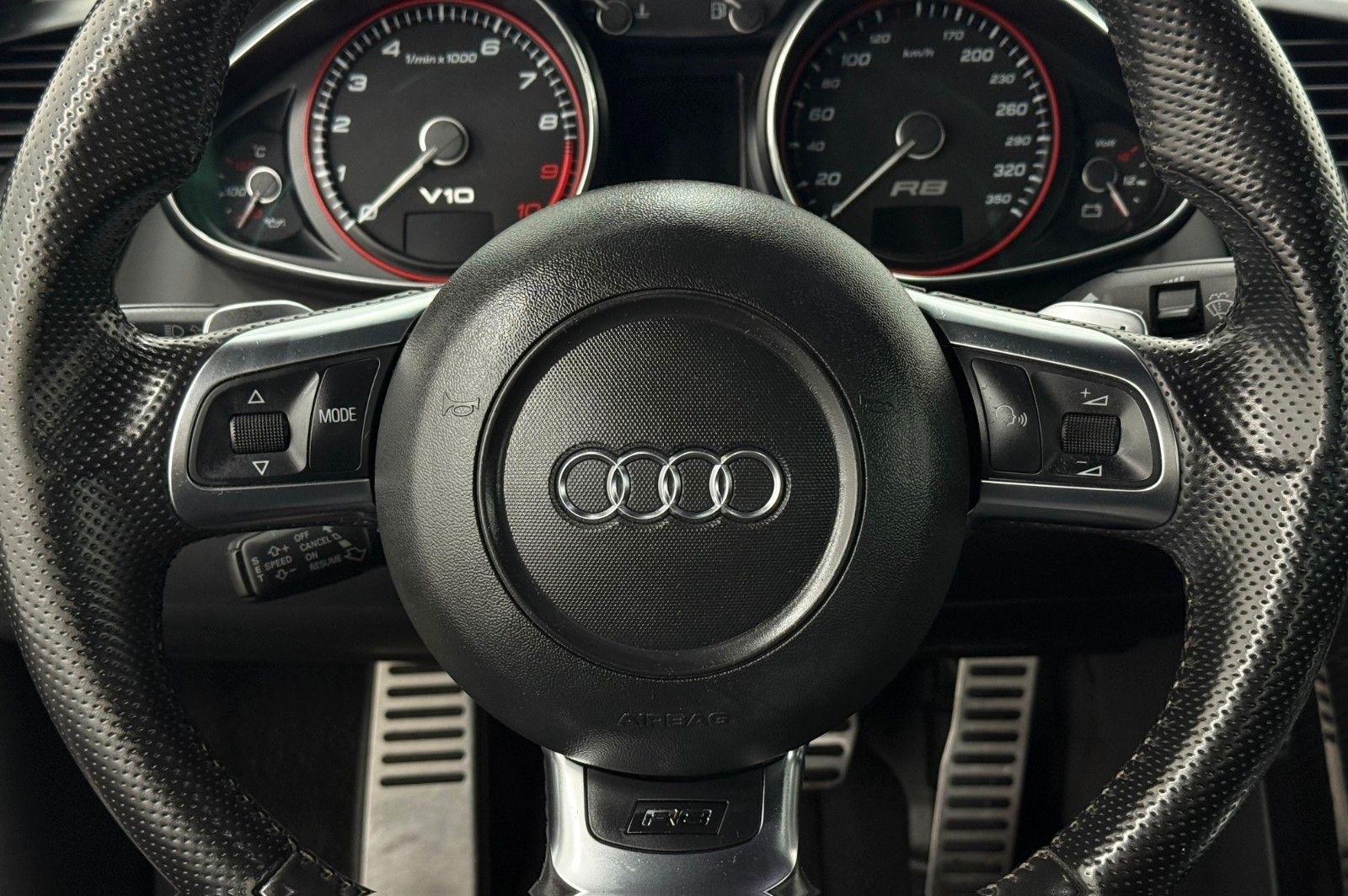 Audi R8 Coupe 5.2 FSI V10 quattro Carbon B&O R-Kamera foto 20