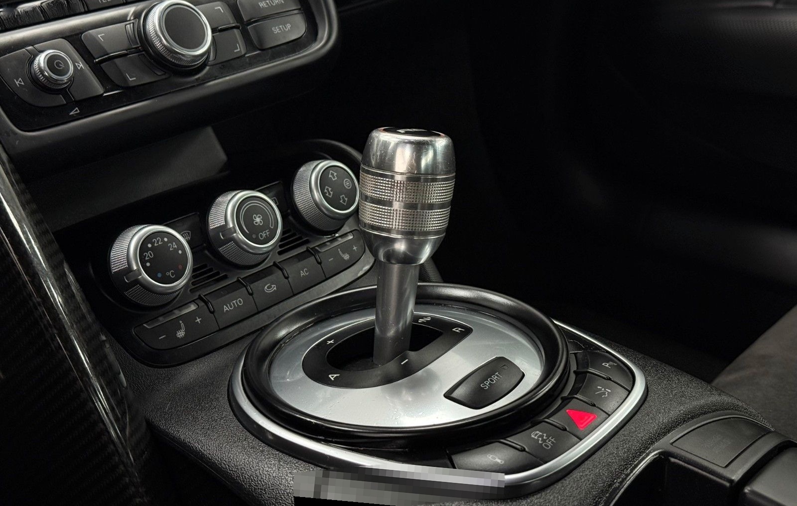 Audi R8 Coupe 5.2 FSI V10 quattro Carbon B&O R-Kamera foto 25