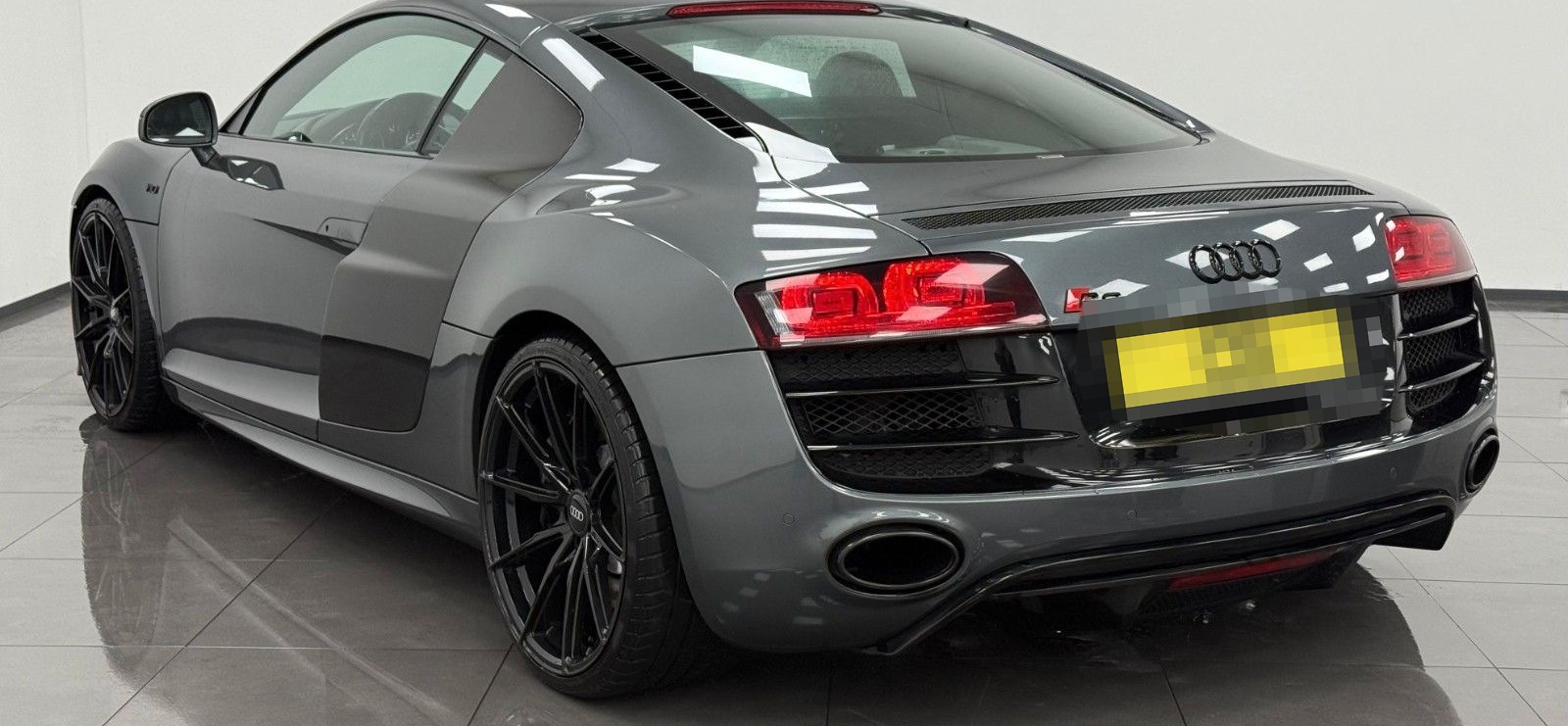 Audi R8 Coupe 5.2 FSI V10 quattro Carbon B&O R-Kamera foto 7