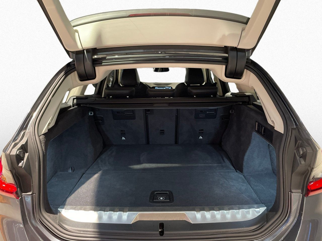 BMW 330e Touring Advantage Pano,Tempo,LiCoPro,PDC foto 15