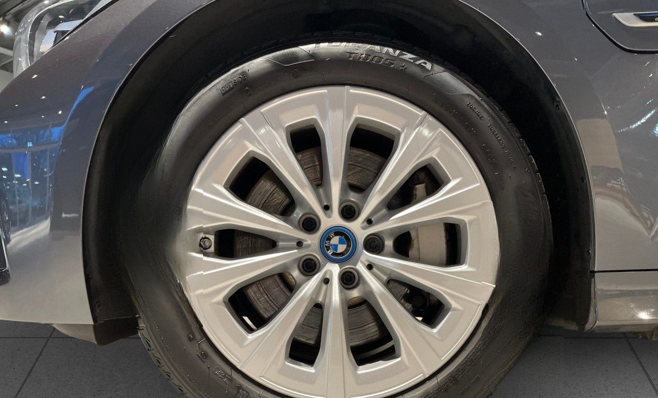 BMW 330e Touring Advantage Pano,Tempo,LiCoPro,PDC foto 16