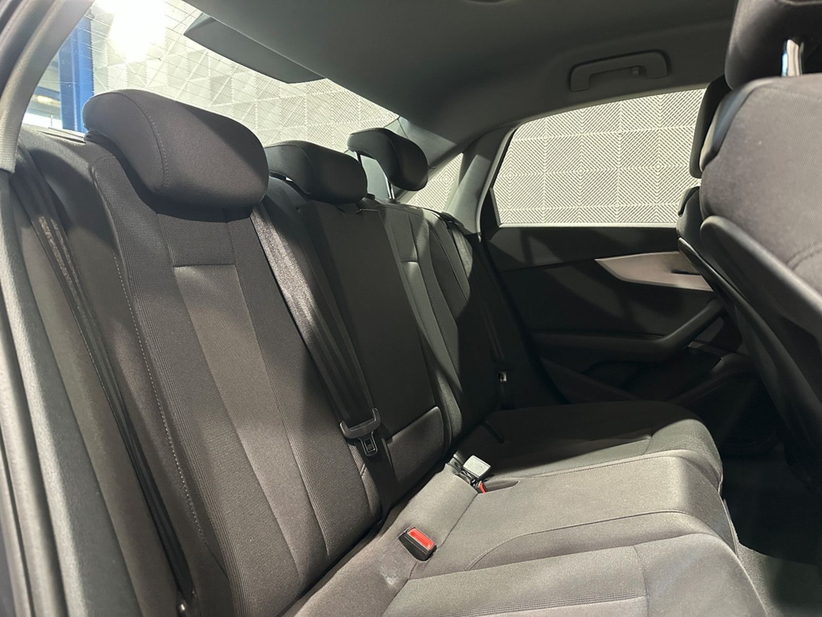 Audi A4 Lim. sport*ULTRA*BiXENON-NAV-PDC-SHZ-TEMPO foto 14