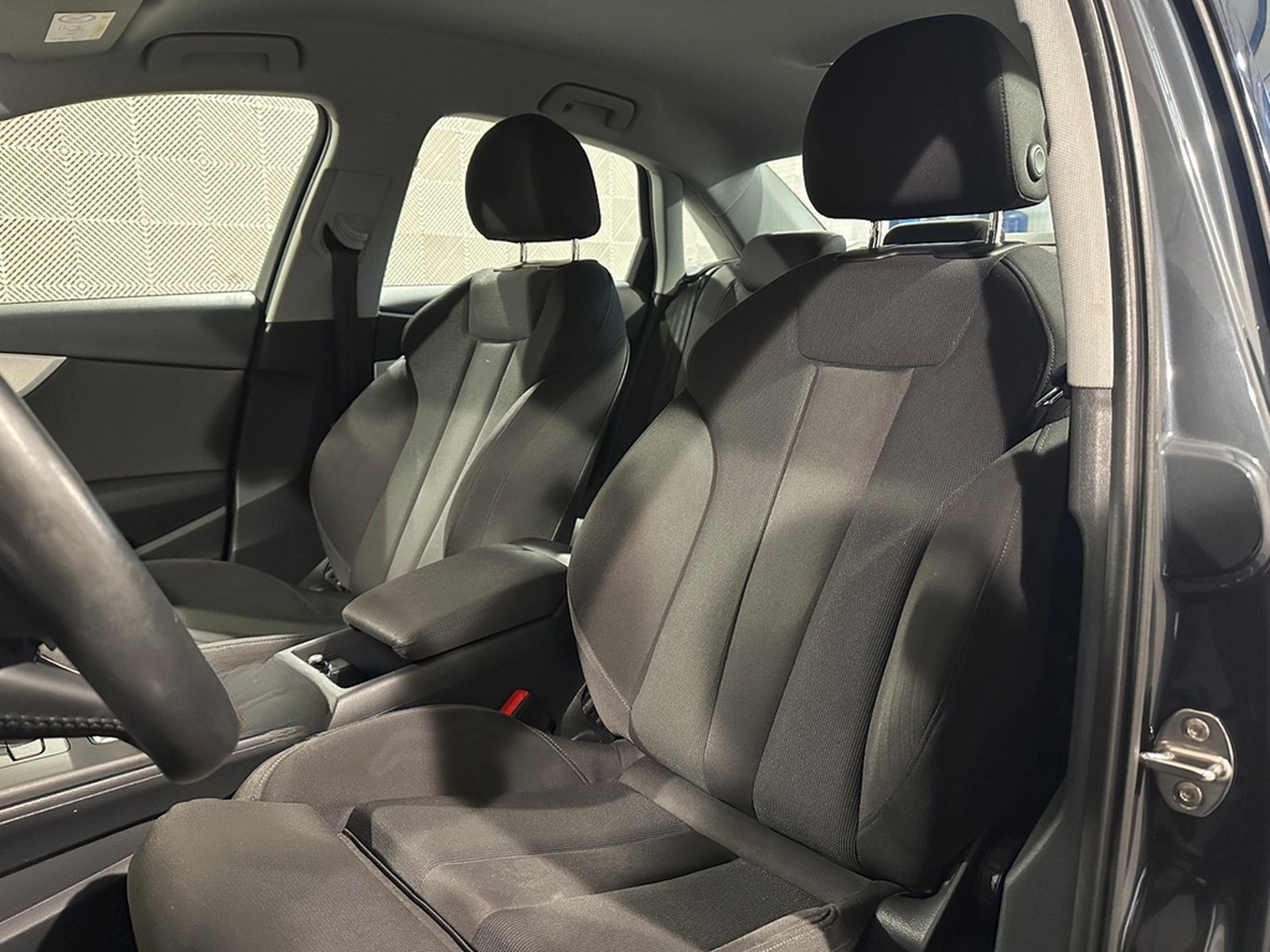 Audi A4 Lim. sport*ULTRA*BiXENON-NAV-PDC-SHZ-TEMPO foto 19