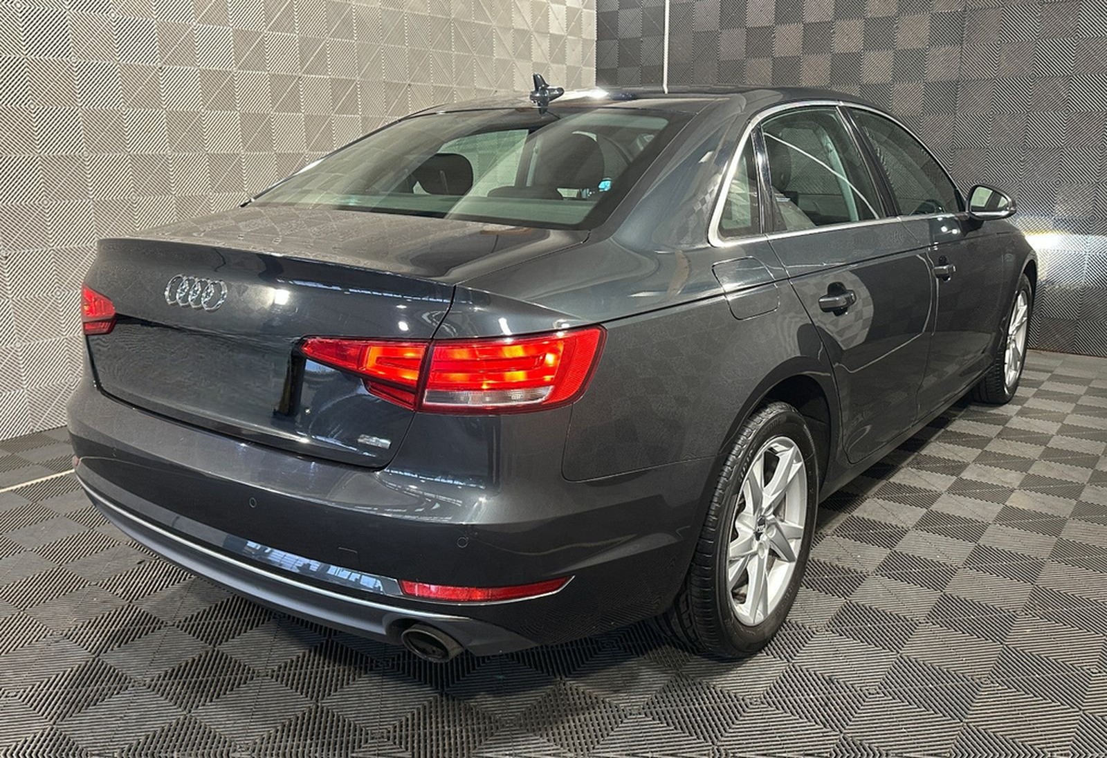Audi A4 Lim. sport*ULTRA*BiXENON-NAV-PDC-SHZ-TEMPO foto 4