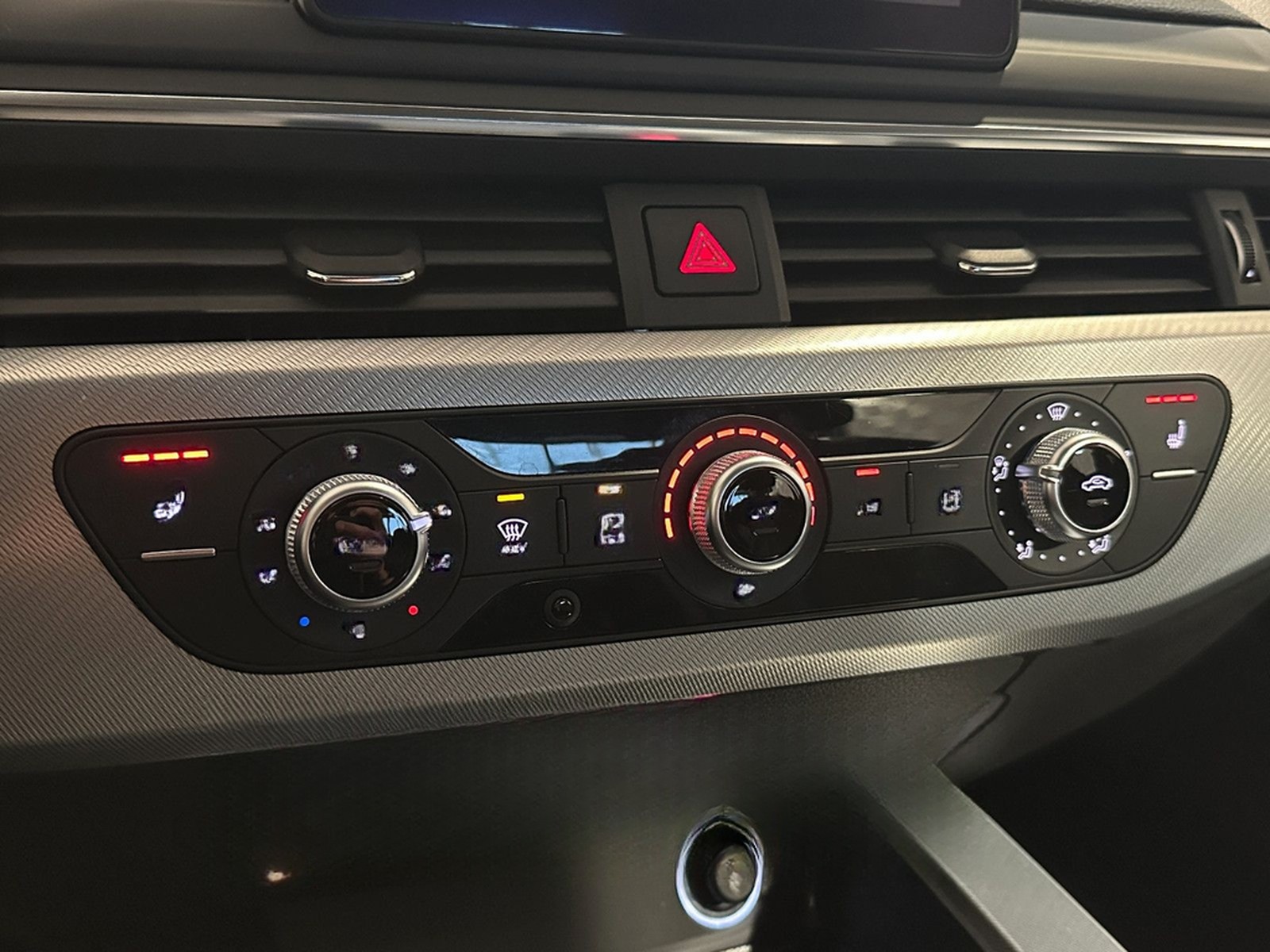 Audi A4 Lim. sport*ULTRA*BiXENON-NAV-PDC-SHZ-TEMPO foto 32