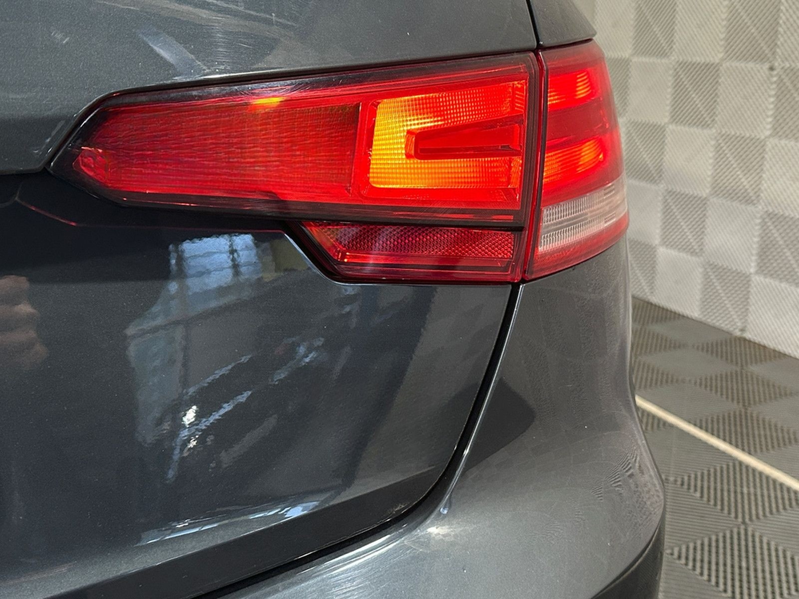 Audi A4 Lim. sport*ULTRA*BiXENON-NAV-PDC-SHZ-TEMPO foto 7