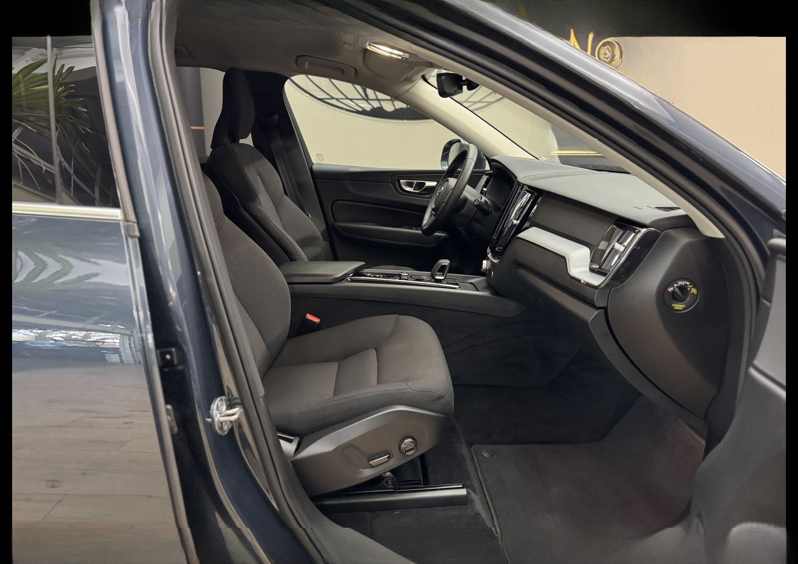 Volvo XC60 B4 D Momentum *LED*AHK*ACC*KAM*MJ2022*19Z* foto 17