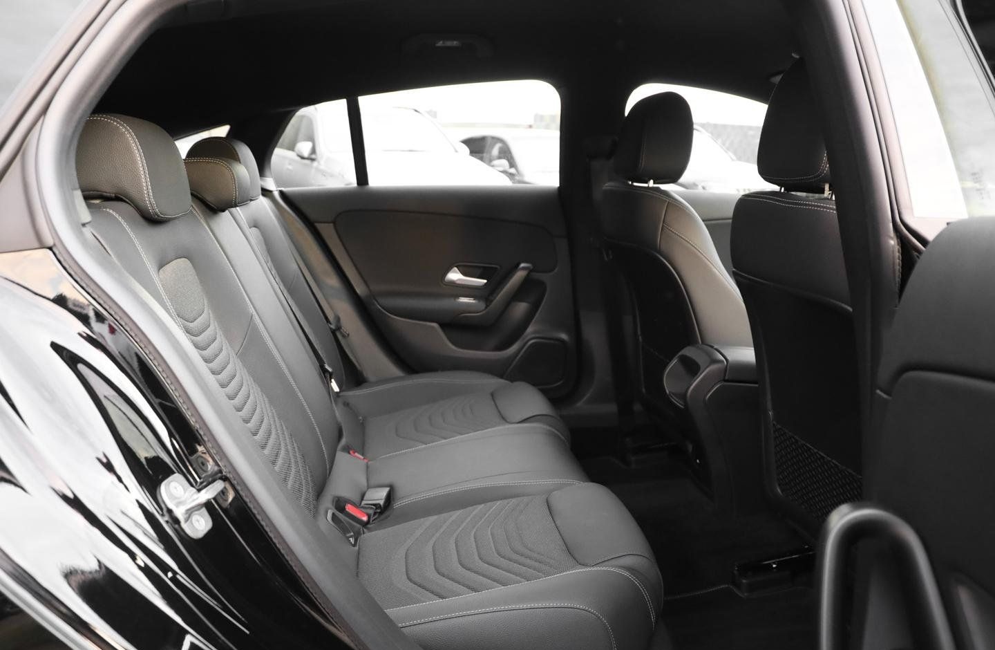 Mercedes-Benz CLA 180 SB Rückfahrkamera Sitzheizung MBUX LED foto 7