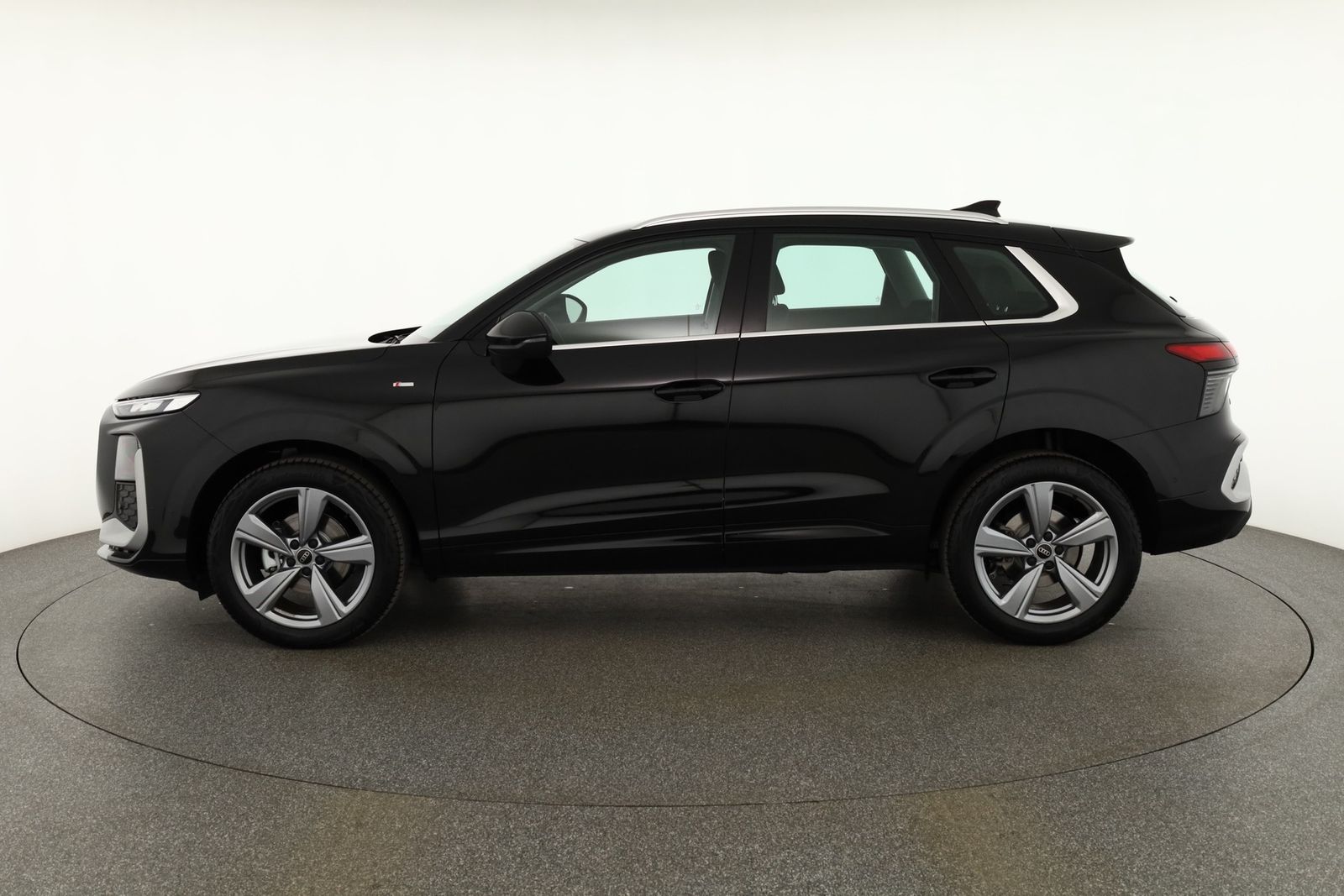 Audi Q3 1.5 TFSI s-line s-tronic n.Modell LED ACC AHK foto 2