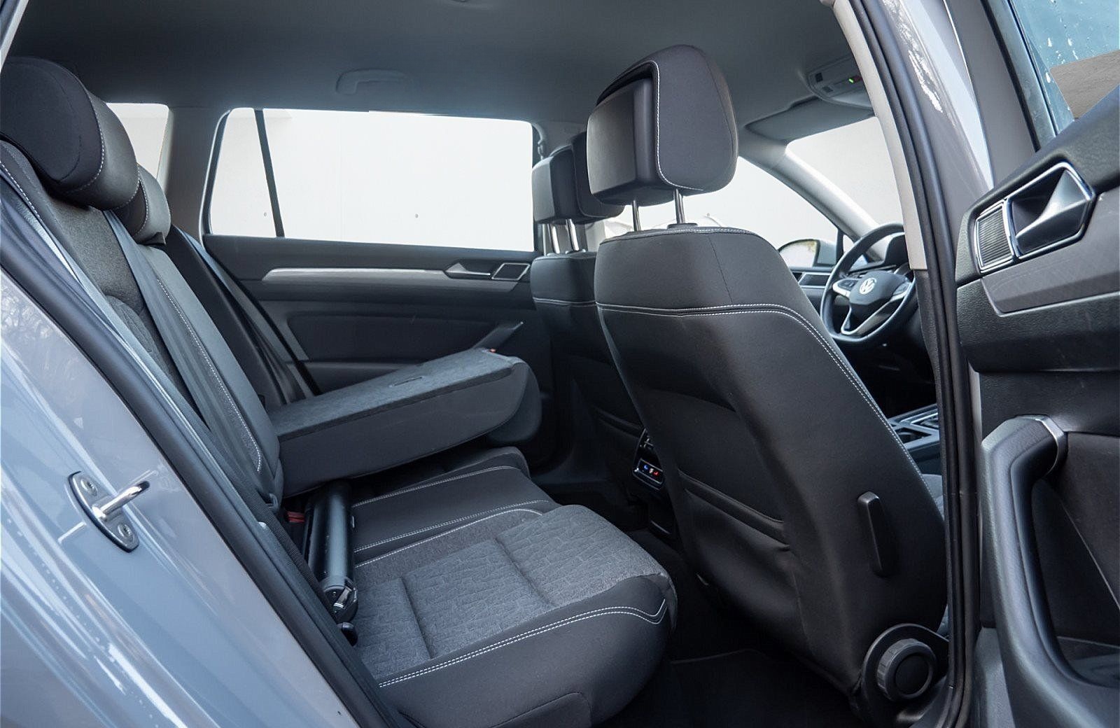 Volkswagen Passat Variant BUSINESS TDI DSG+ALU 16+LED+ACC+A foto 8