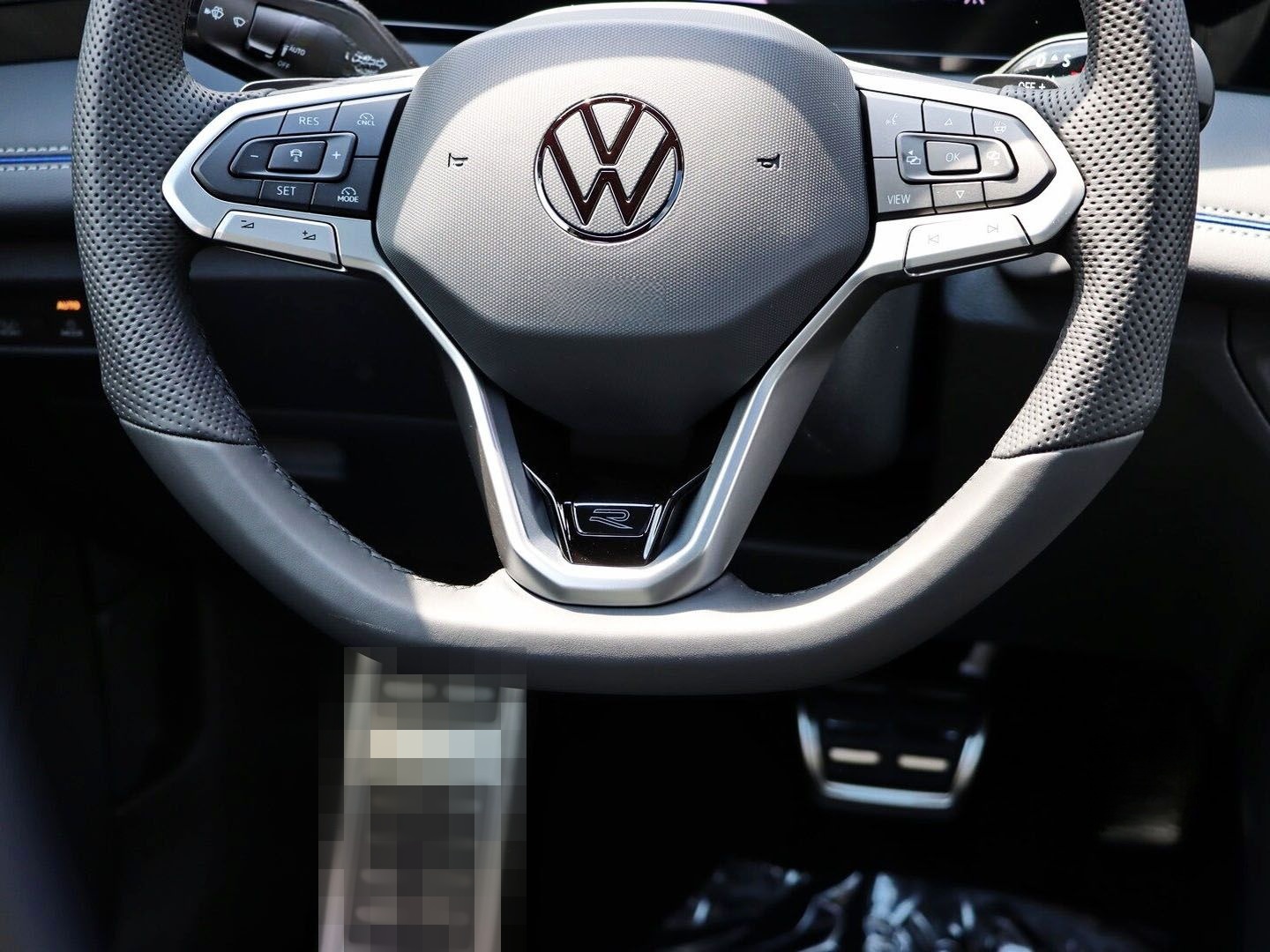 Volkswagen Tiguan R-Line 1.5 eTSI OPF DSG AHK/PANO/IQ.LIGHT foto 11
