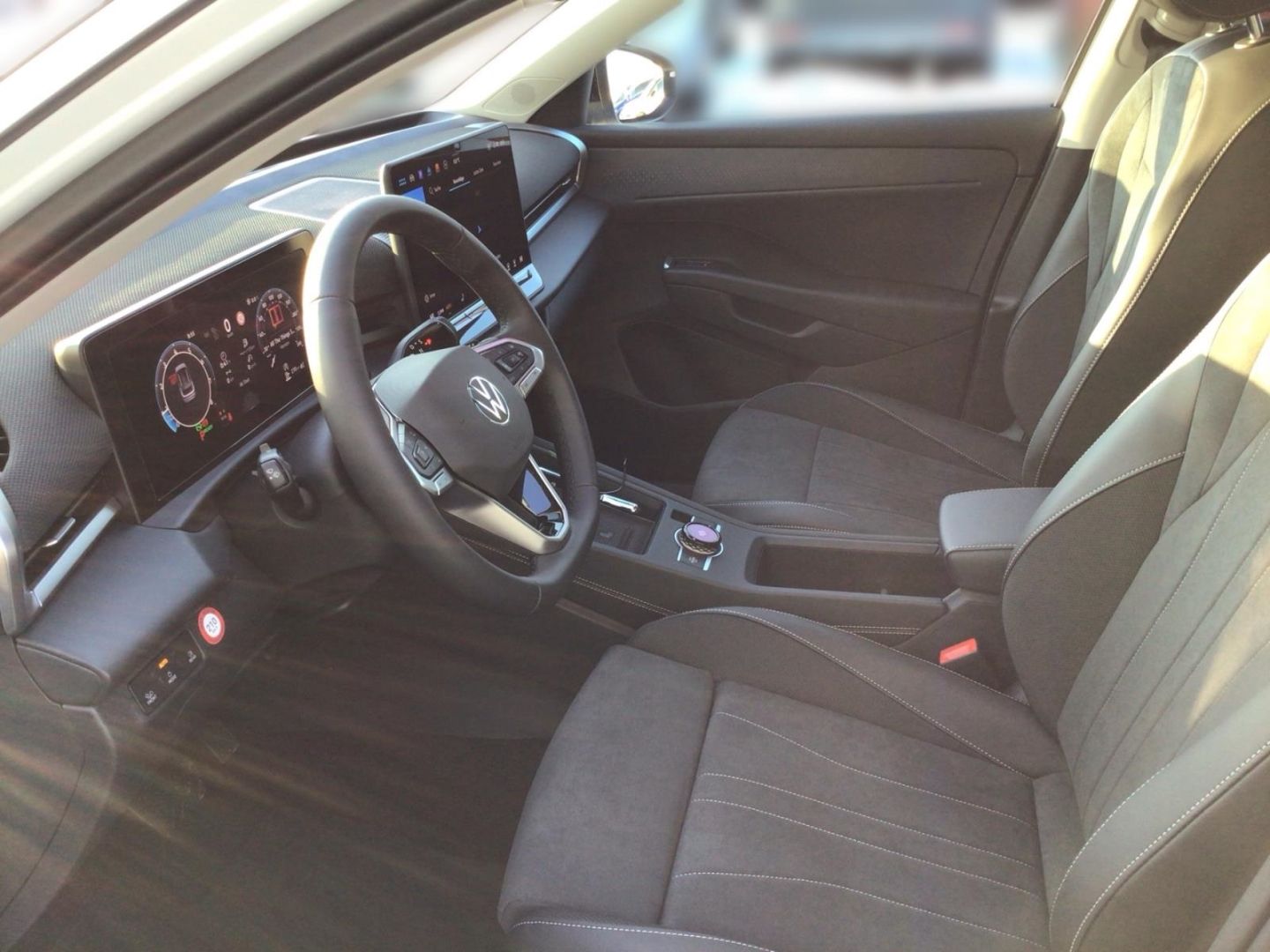 Volkswagen T-Roc 1.5 eTSI 85 kW Style HUD AHK-el. klappb. N foto 7