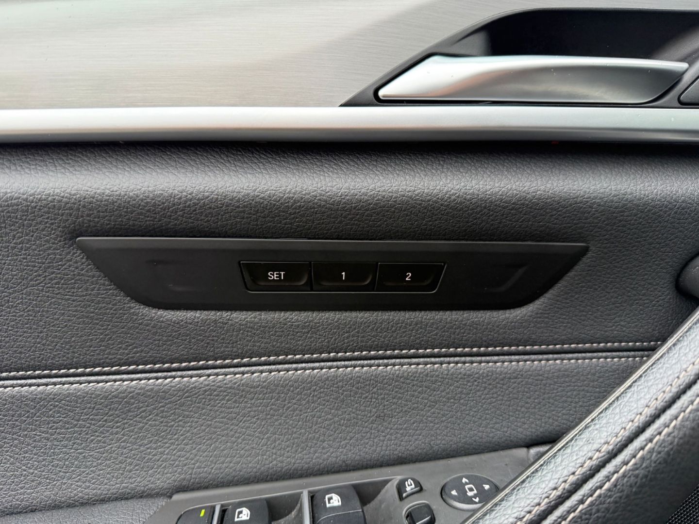 BMW 540 d xDrive Luxury Line AHK HeadUp Memory Laser foto 12