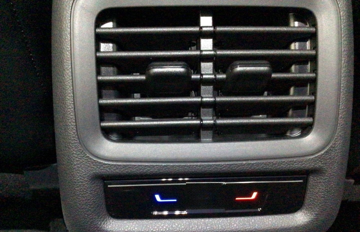 Volkswagen T-Roc 1.5 eTSI 110 kW Style HUD AHK-el. klappb.  foto 14