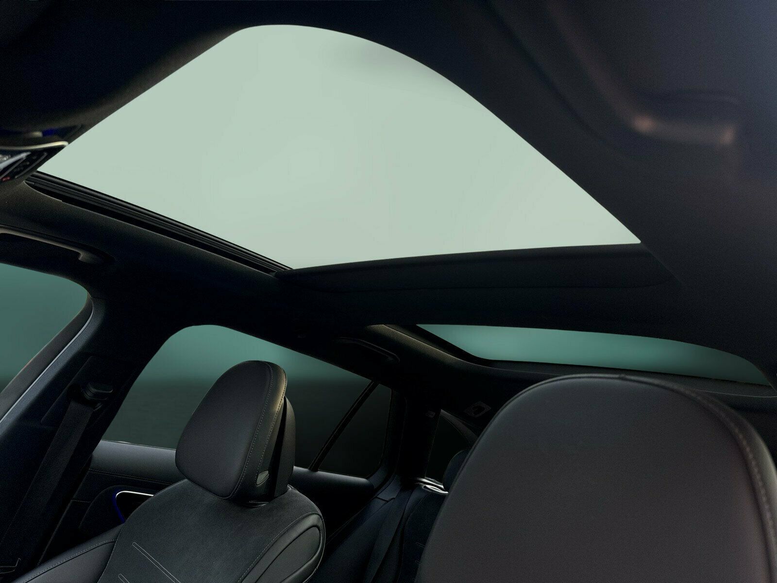 Mercedes-Benz C 300 d T AMG+NIGHT+AHK+DISTRONIC+PANO+360°+HUD foto 14