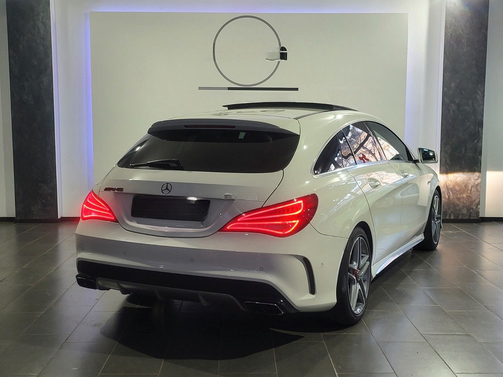 Mercedes-Benz CLA Shooting Brake CLA 45 AMG 4Matic foto 5