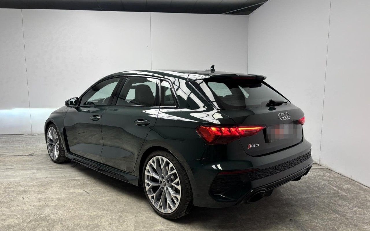 Audi RS 3 Sportback 2.5 TFSI quattro Individuallackie foto 3