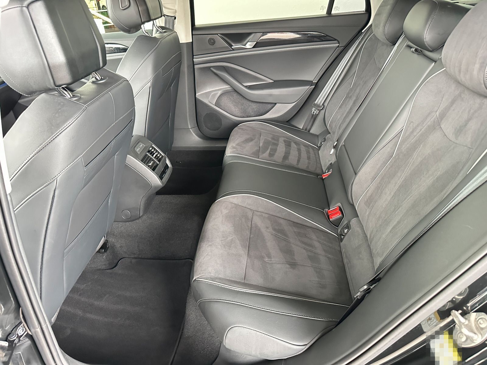 Volkswagen Passat Business 1.5 eTSI DSG AHK 360° ACC NAVI C foto 14