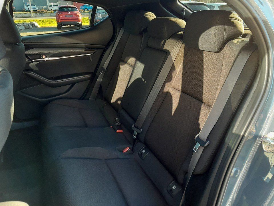Mazda 3 SKY-G 2.0 SELECTION DESIGN & PREMIUM MATRIX-LE foto 8
