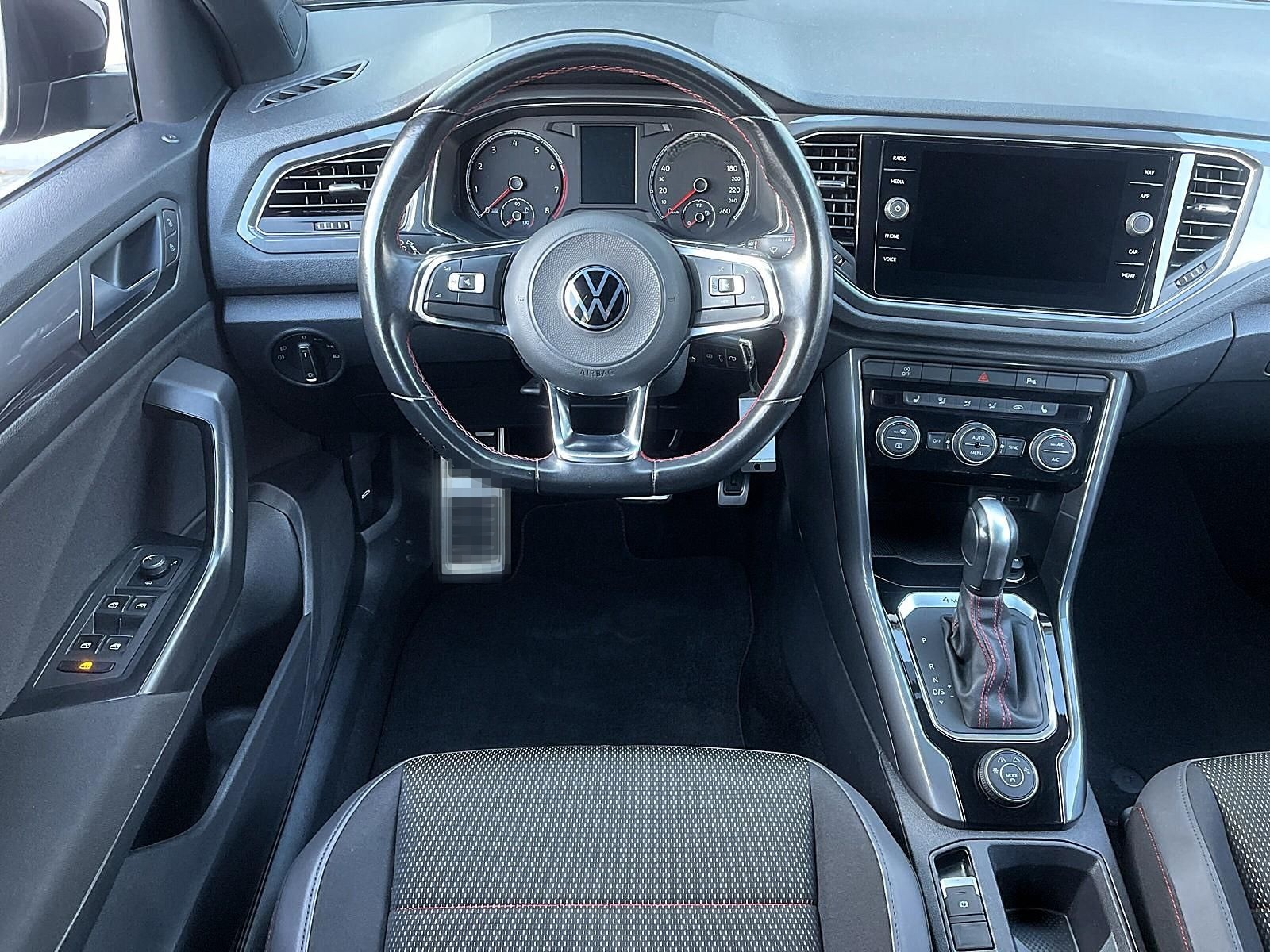 Volkswagen T-Roc 2.0 TSI DSG 4Motion Sport LED PANO NAV PDC foto 14