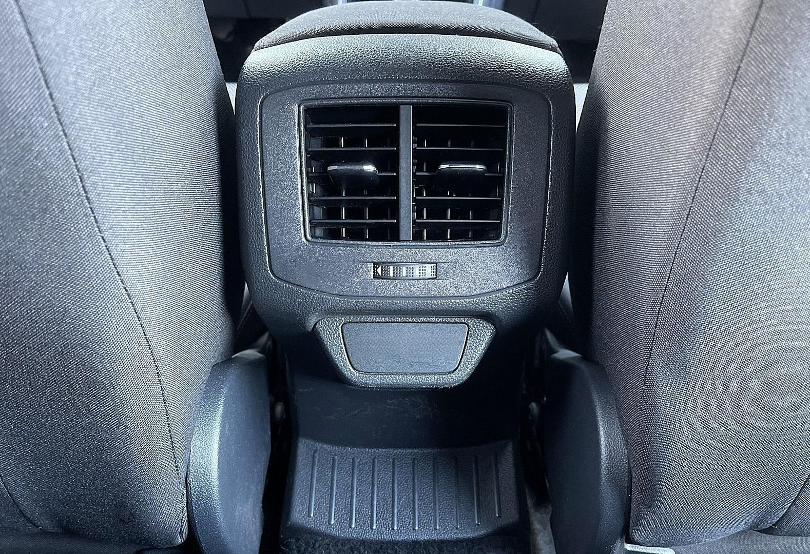 Volkswagen T-Roc 2.0 TSI DSG 4Motion Sport LED PANO NAV PDC foto 20